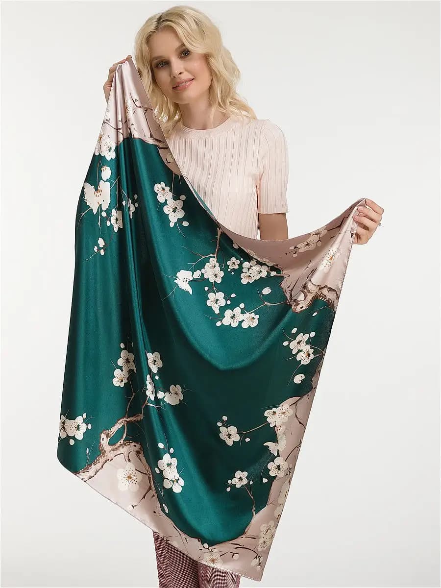 Платок шелковый косынка на голову