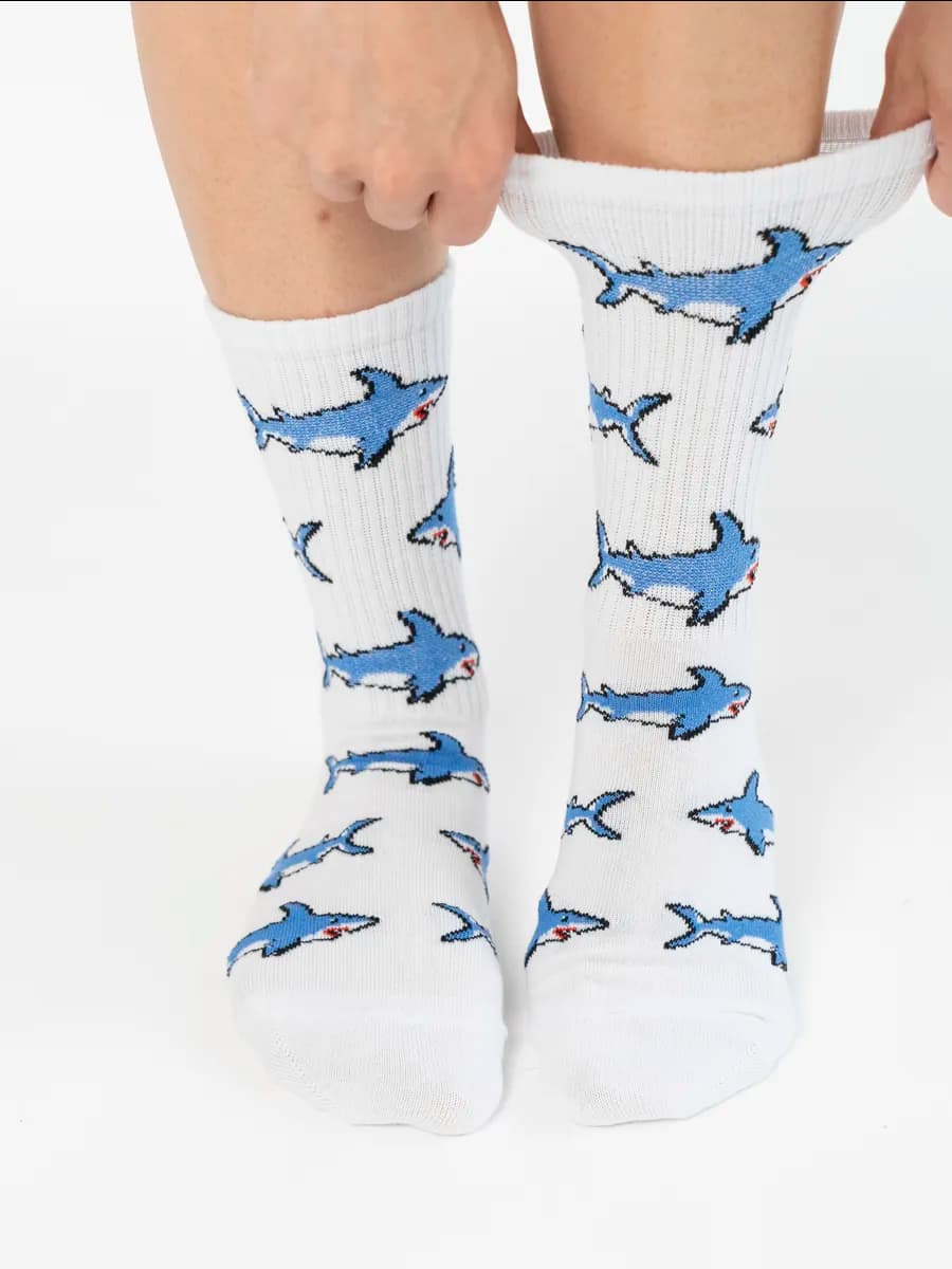 Носки белые с рисунком акула