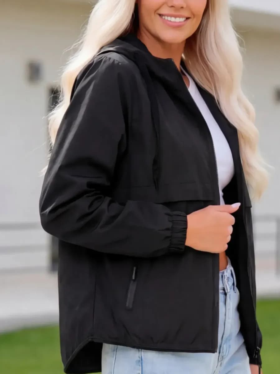 Ветровка с капюшоном демисезонная больших размеров