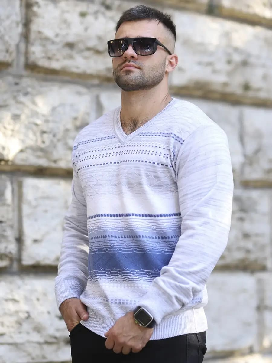 Свитер вязаный пуловер