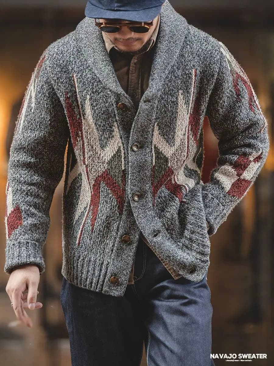 Кардиган вязаный на пуговицах плотный