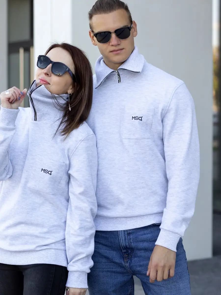 Джемпер с высоким воротником