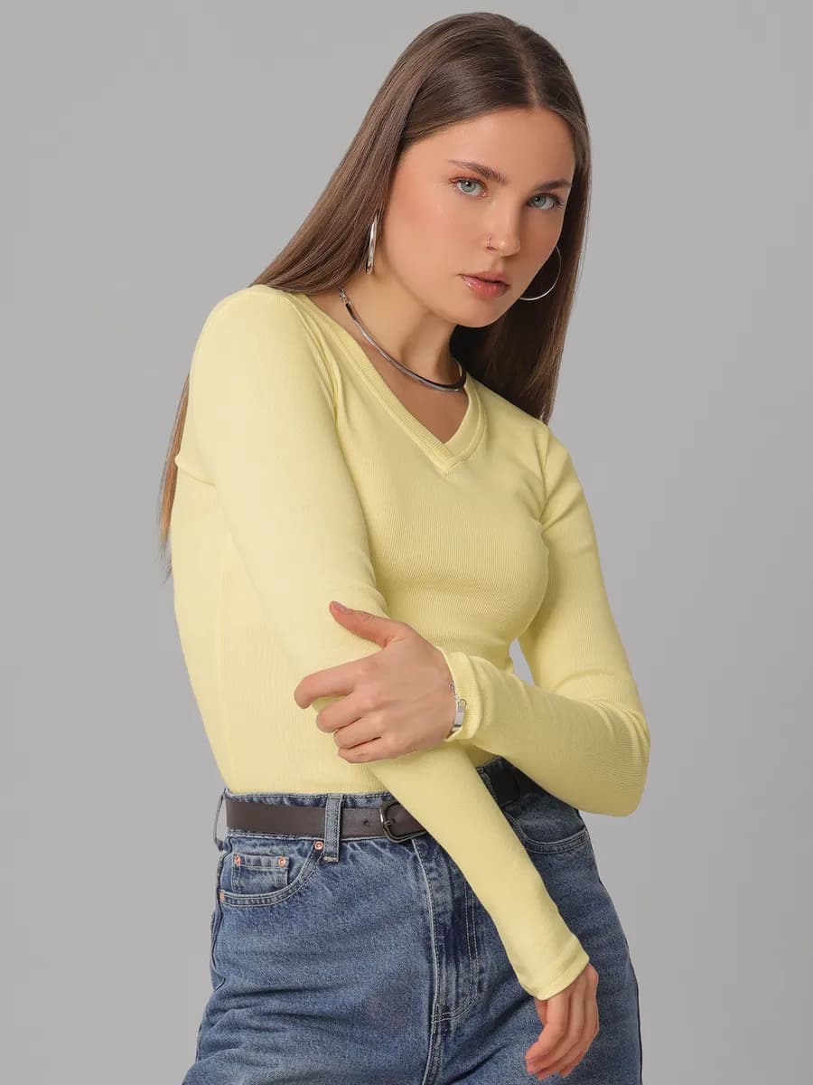Лонгслив в рубчик облегающий джемпер лапша V-образный вырез
