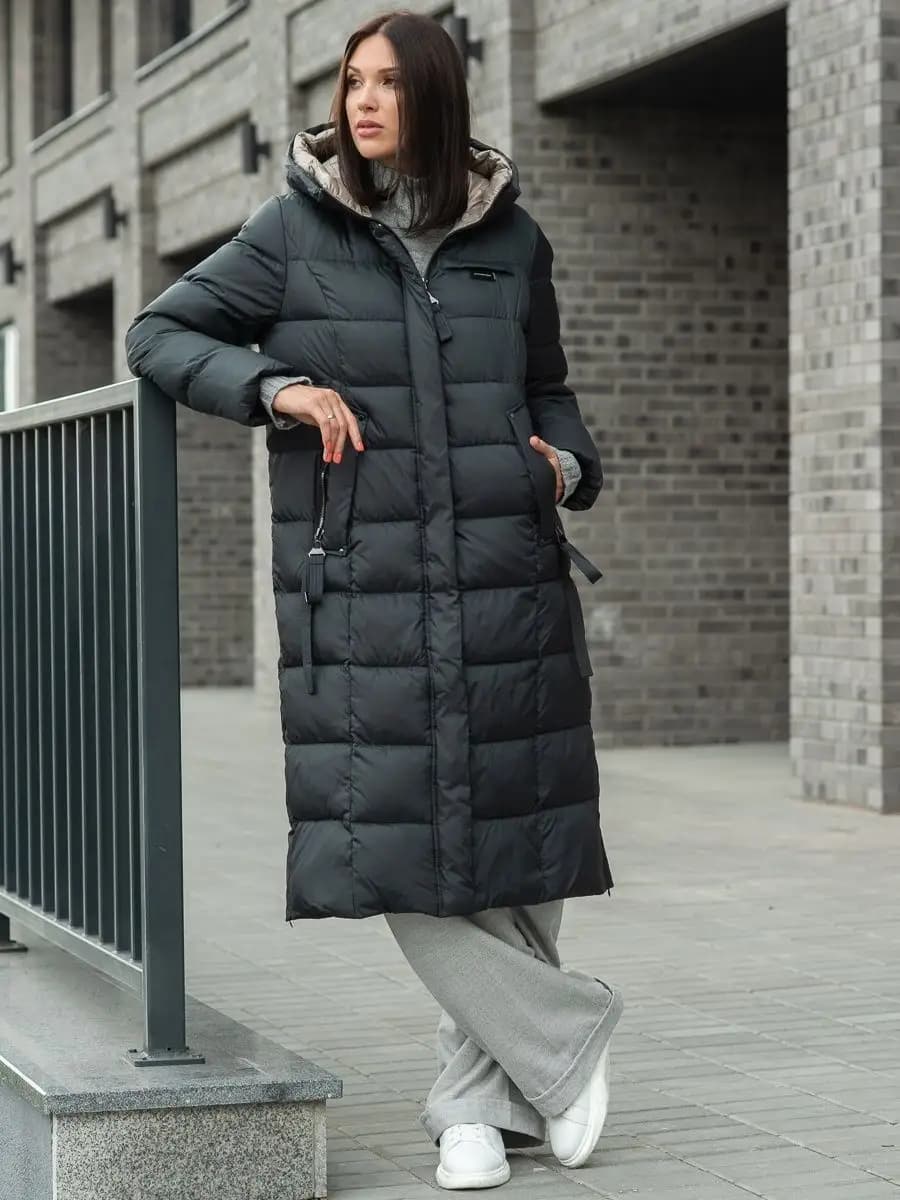 Пуховик с капюшоном длинный