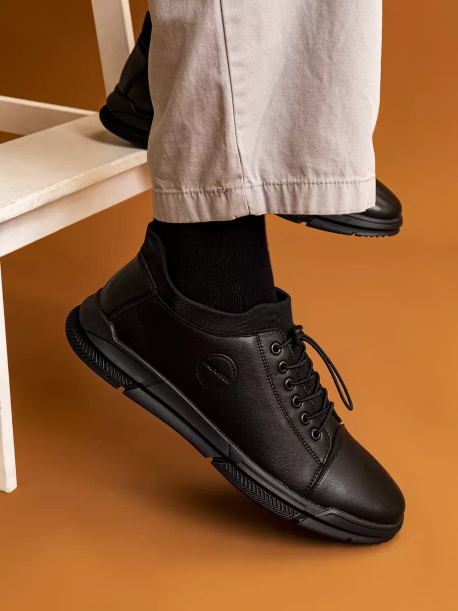 Полуботинки спортивные из натуральной кожи демисезон