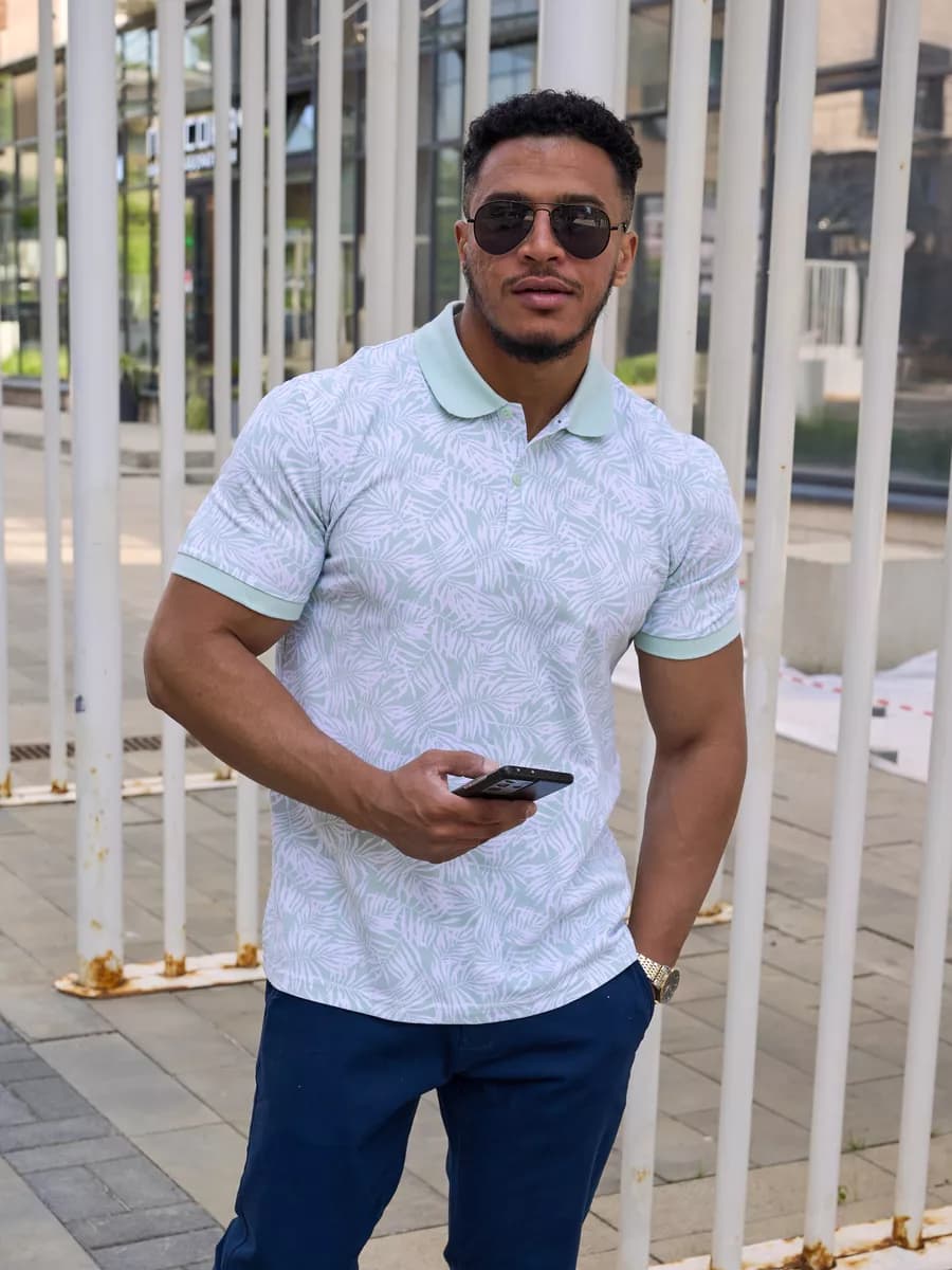 Футболка-поло стильная