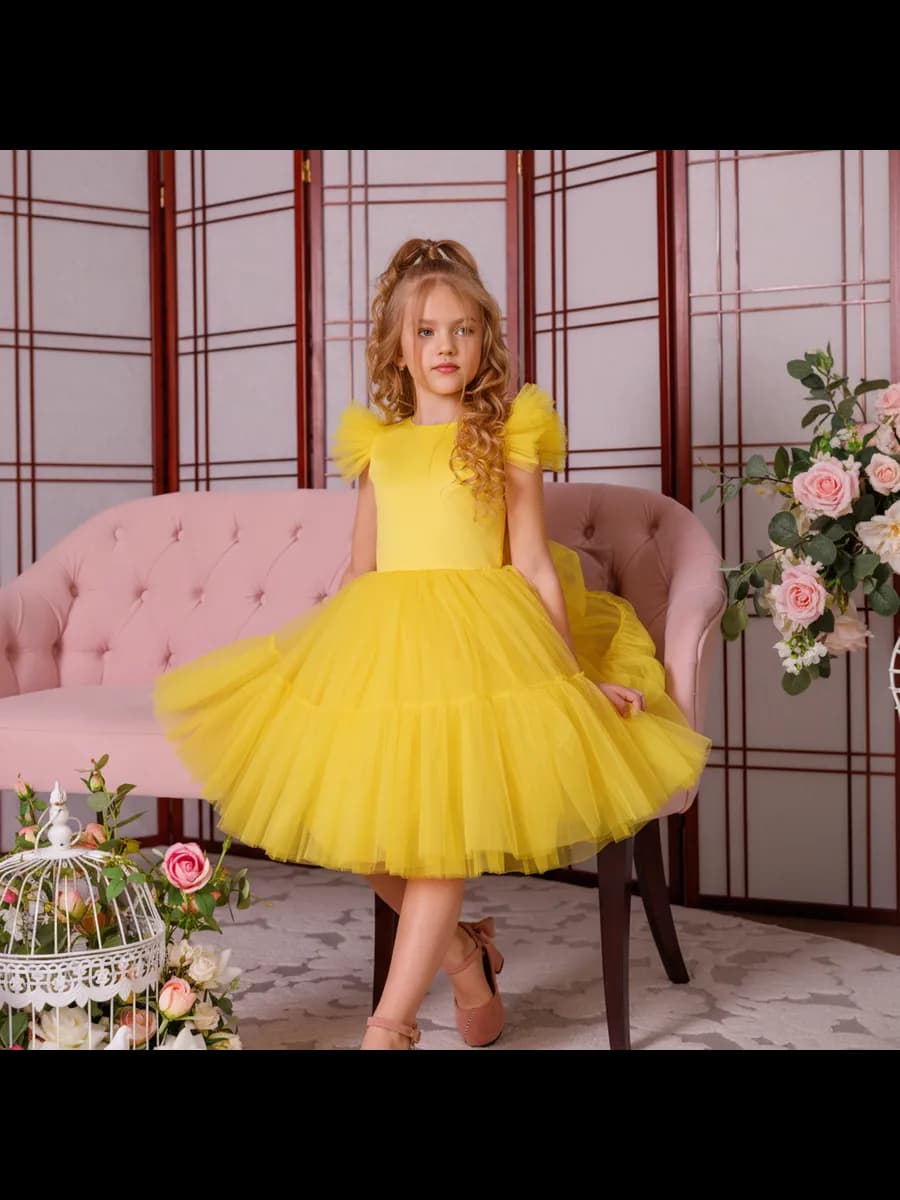 Праздничное платье желтое