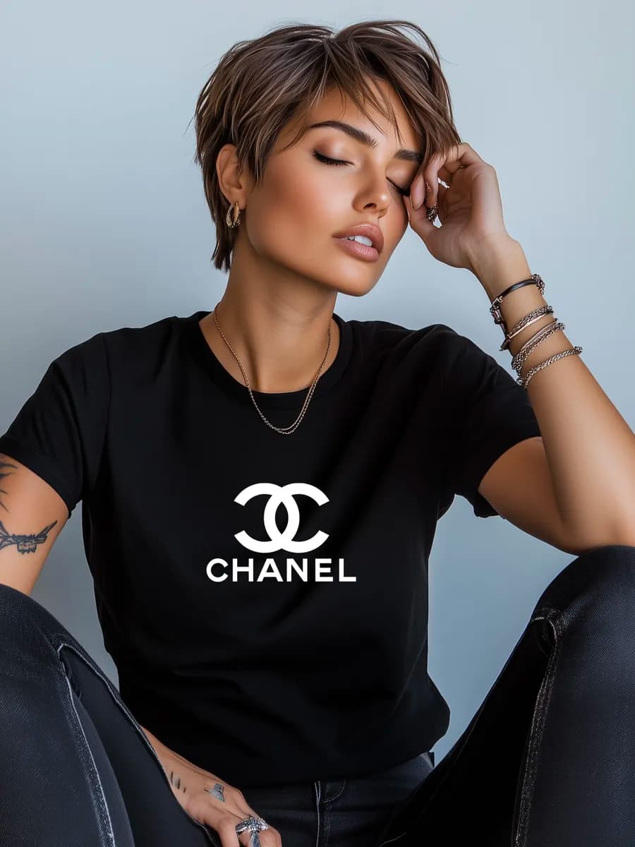 Футболка с принтом логотипа