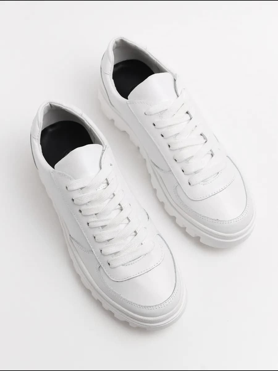 Кроссовки, кеды летние кожаные