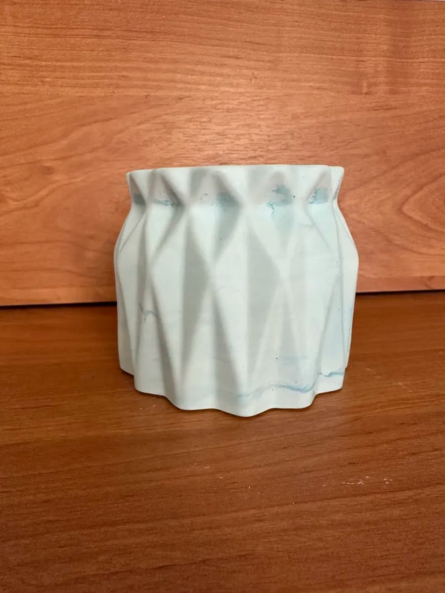 Кашпо из гипса, ваза