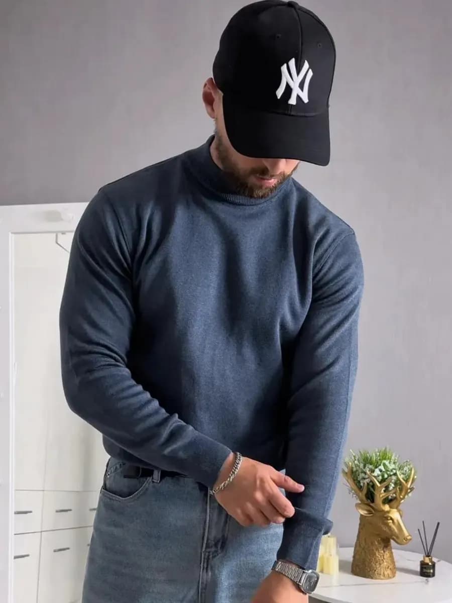 Джемпер классический однотонный базовый свитер