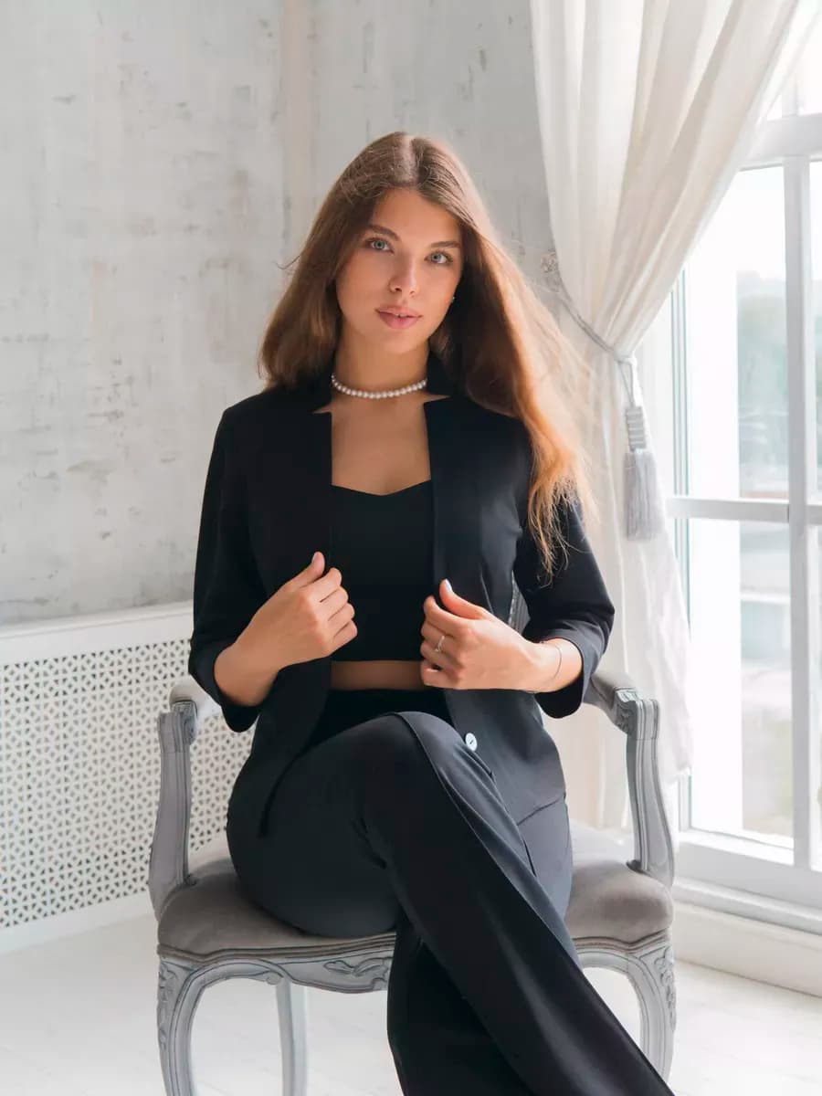 Жакет-пиджак чёрный укороченный классический