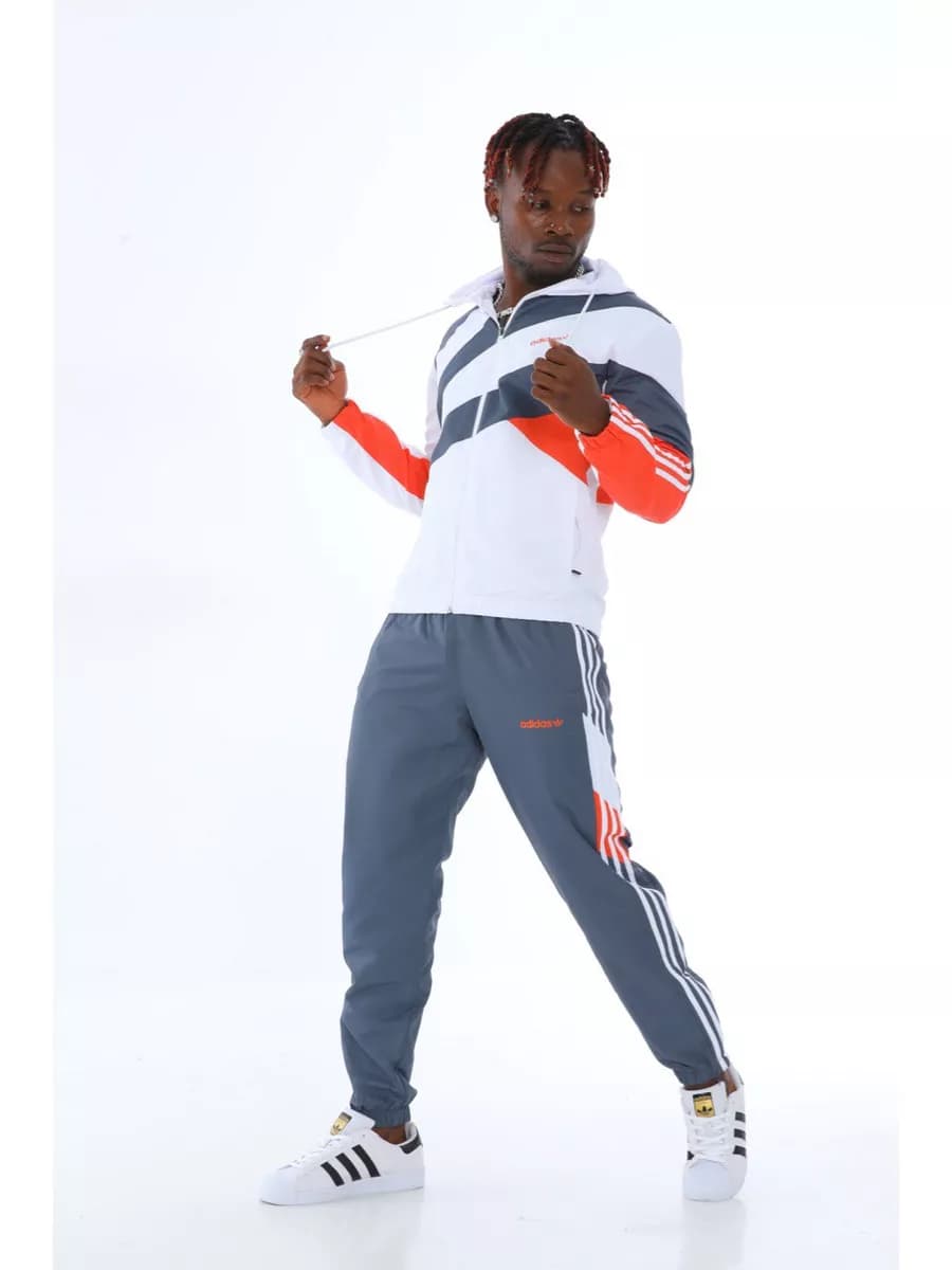 Спортивный костюм