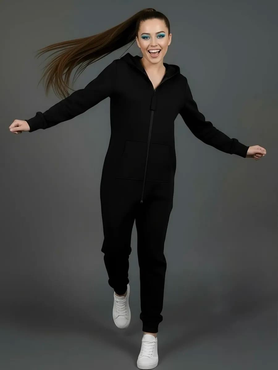 Комбинезон спортивный на молнии с капюшоном