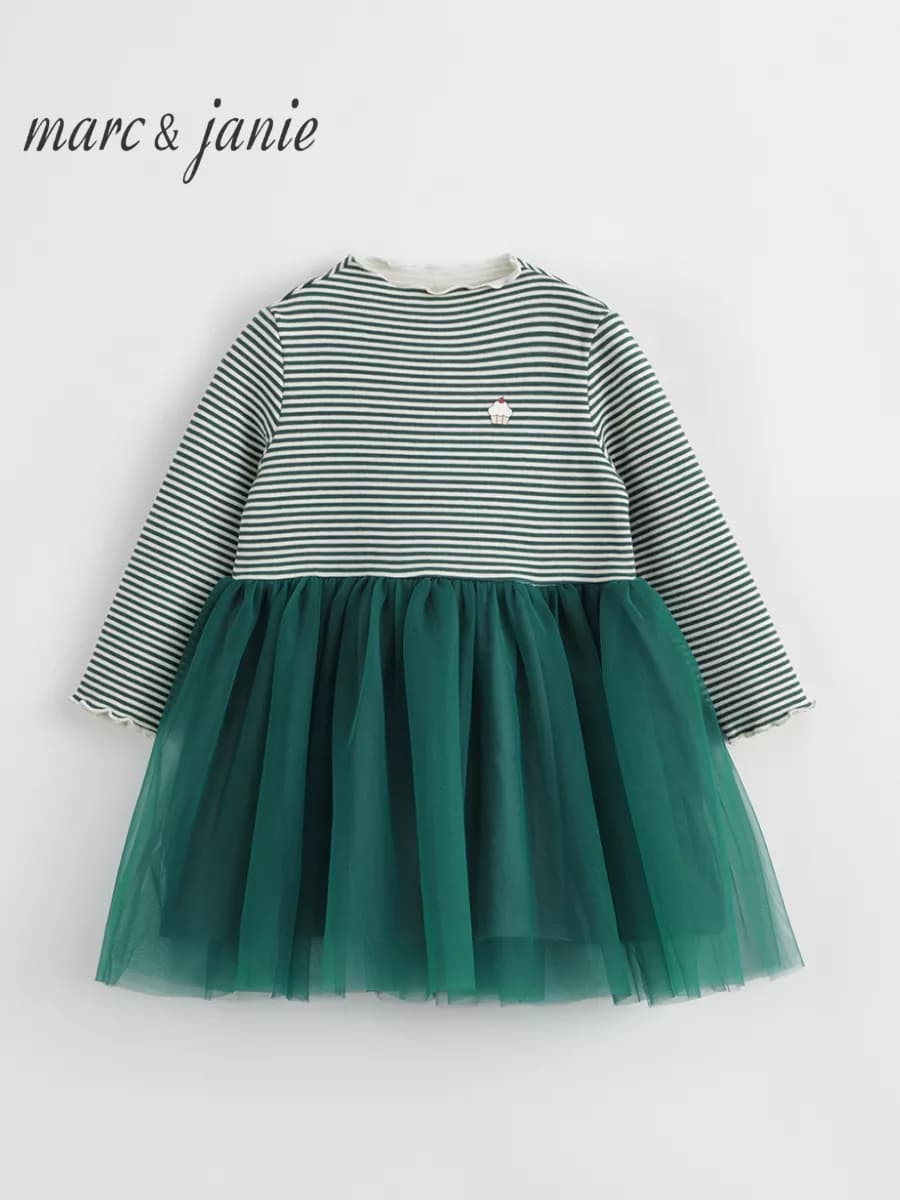 Платье с длинным рукавом