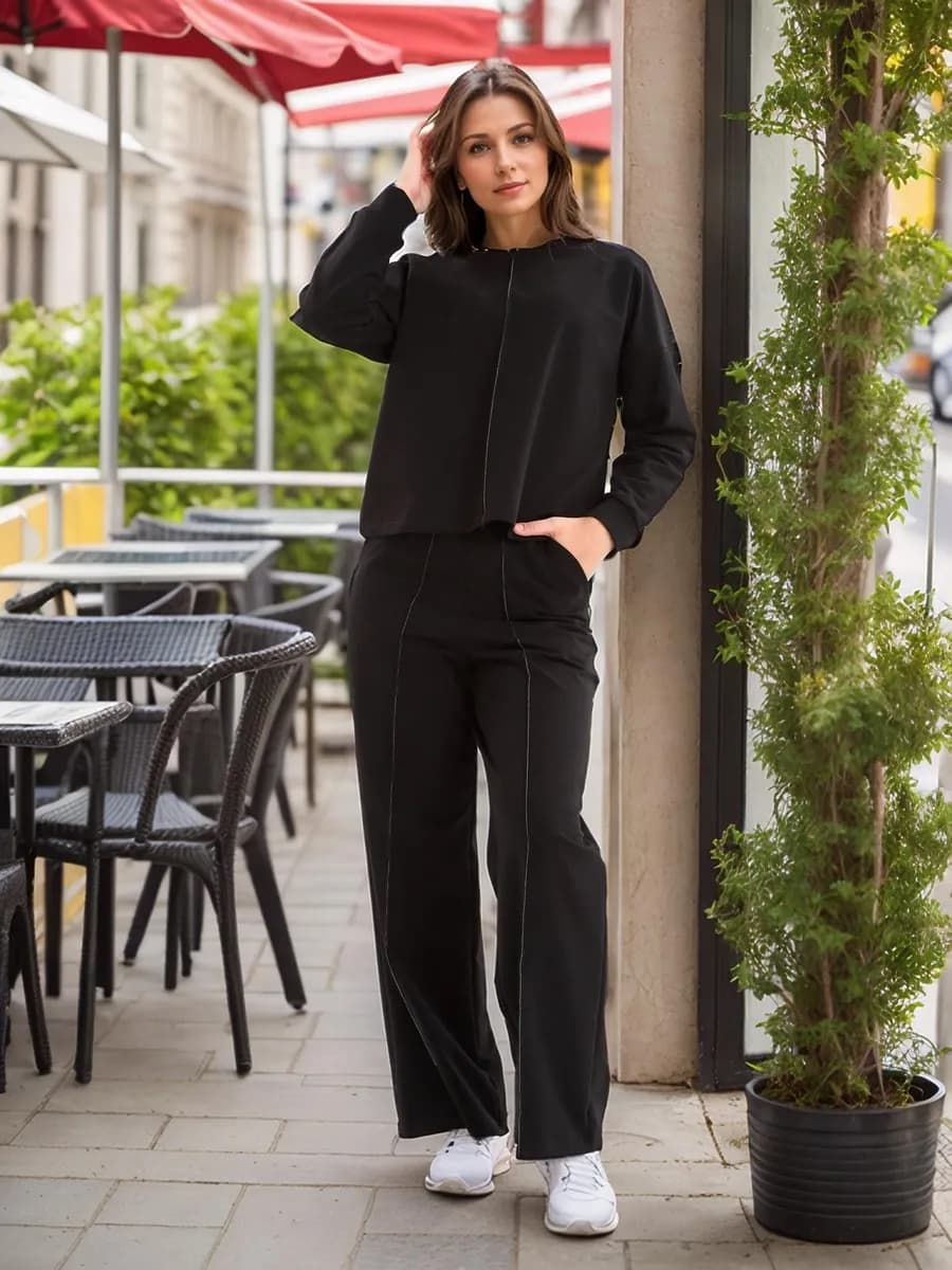 Костюм брючный оверсайз с контрастными строчками