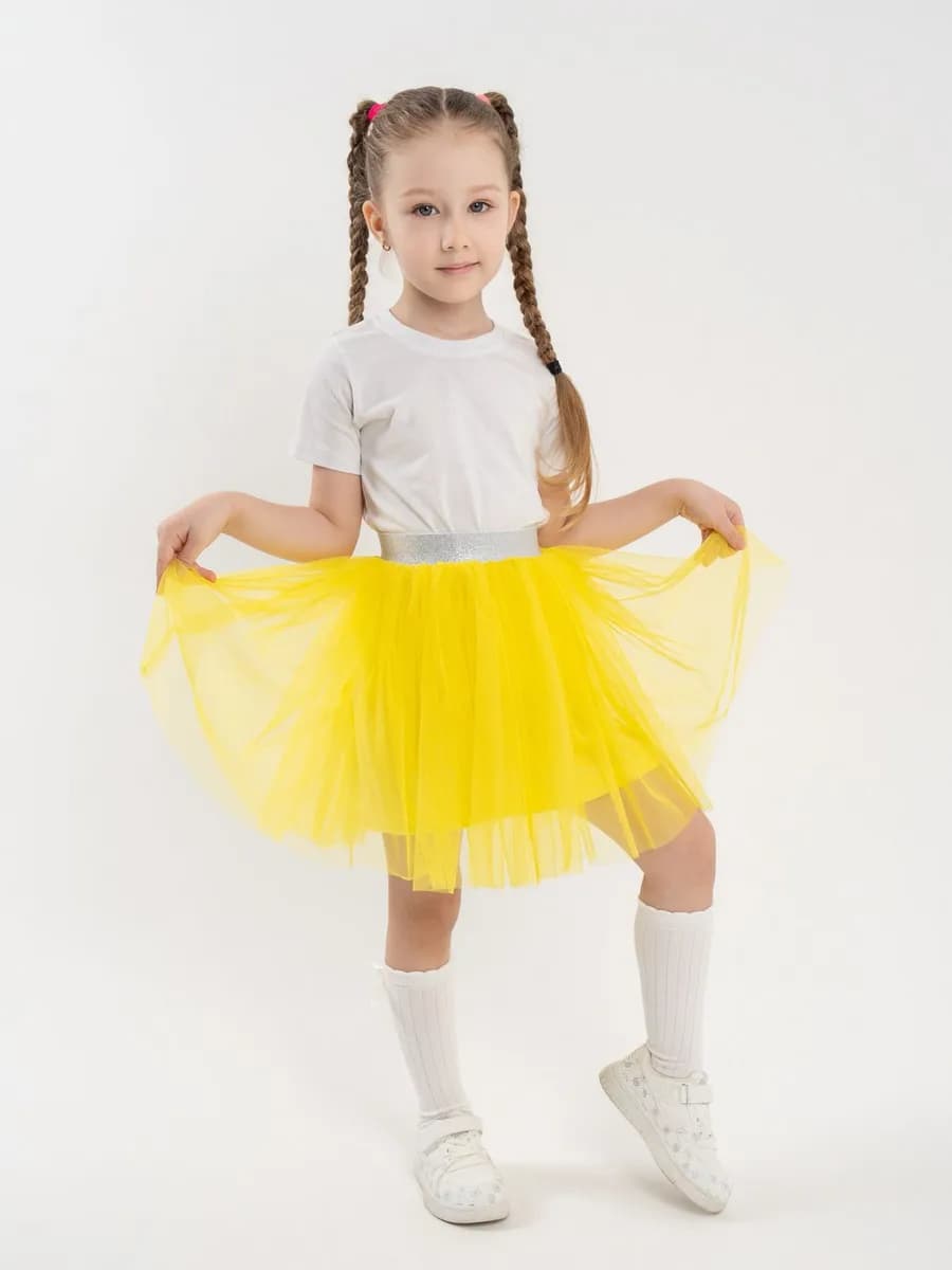 из фатина в ярких цветах