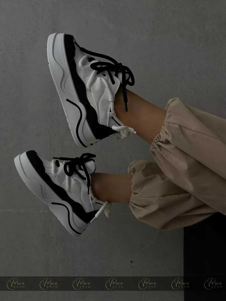 Дутые кроссовки на платформе с большими шнурками