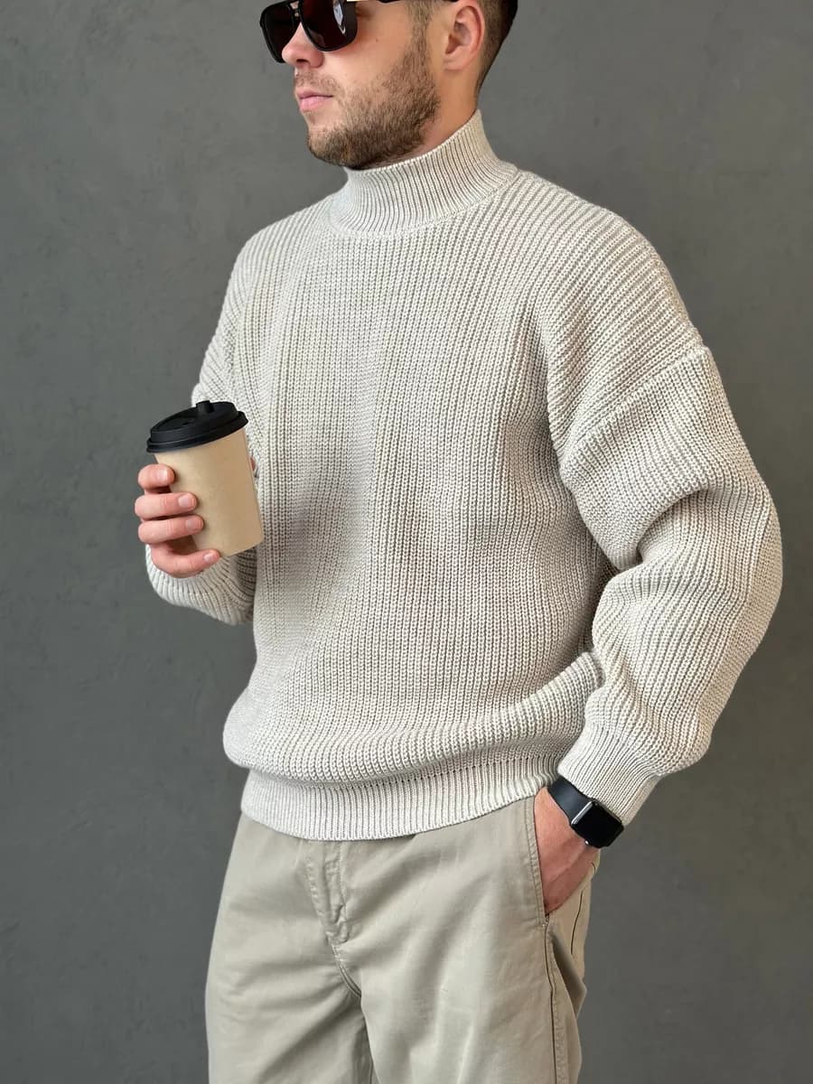 Свитер вязаный