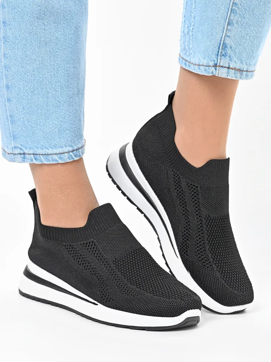 Кроссовки школьные без шнурков