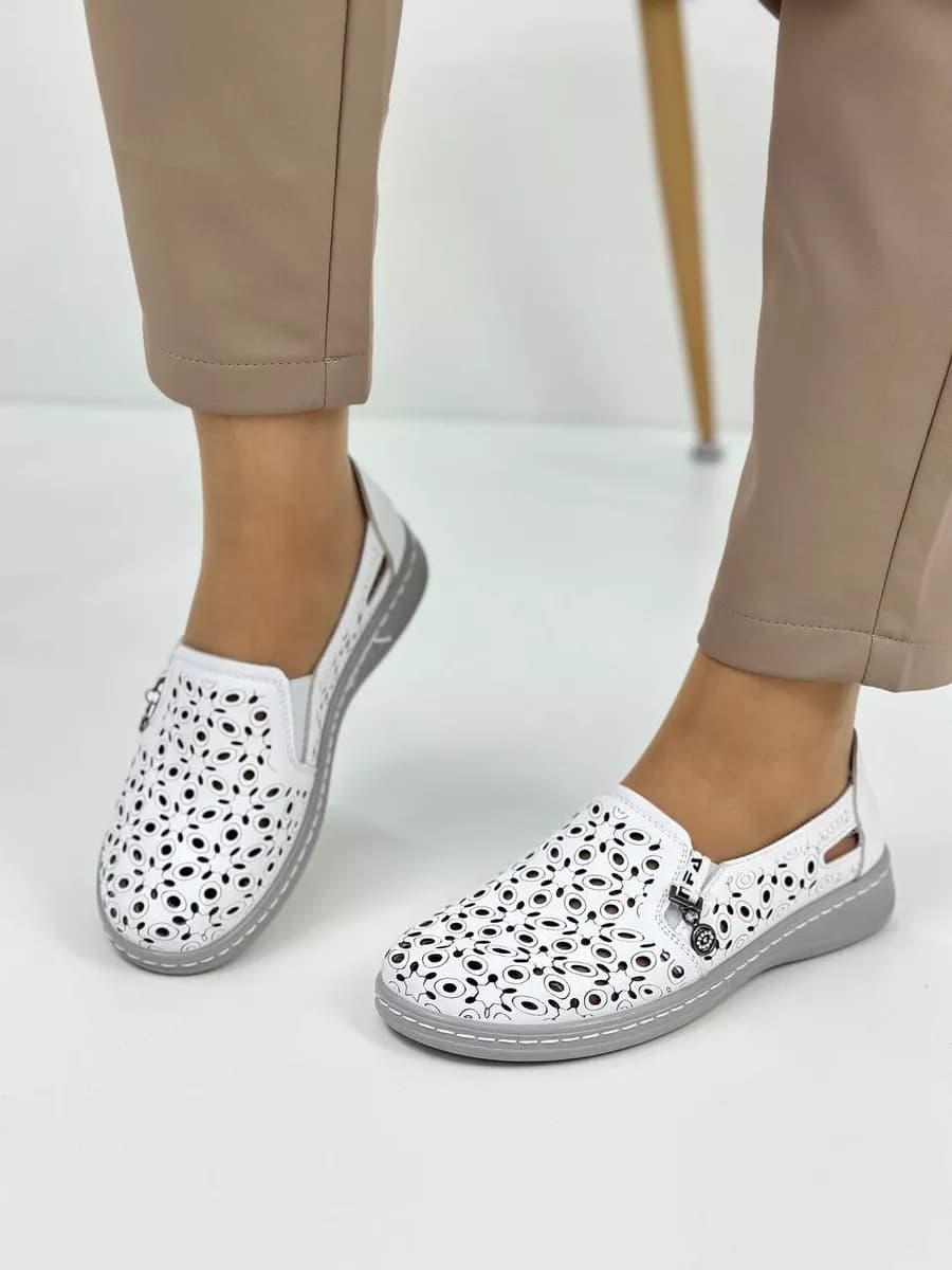 мокасины женские весна-лето кожаные с перфорацией дышащие