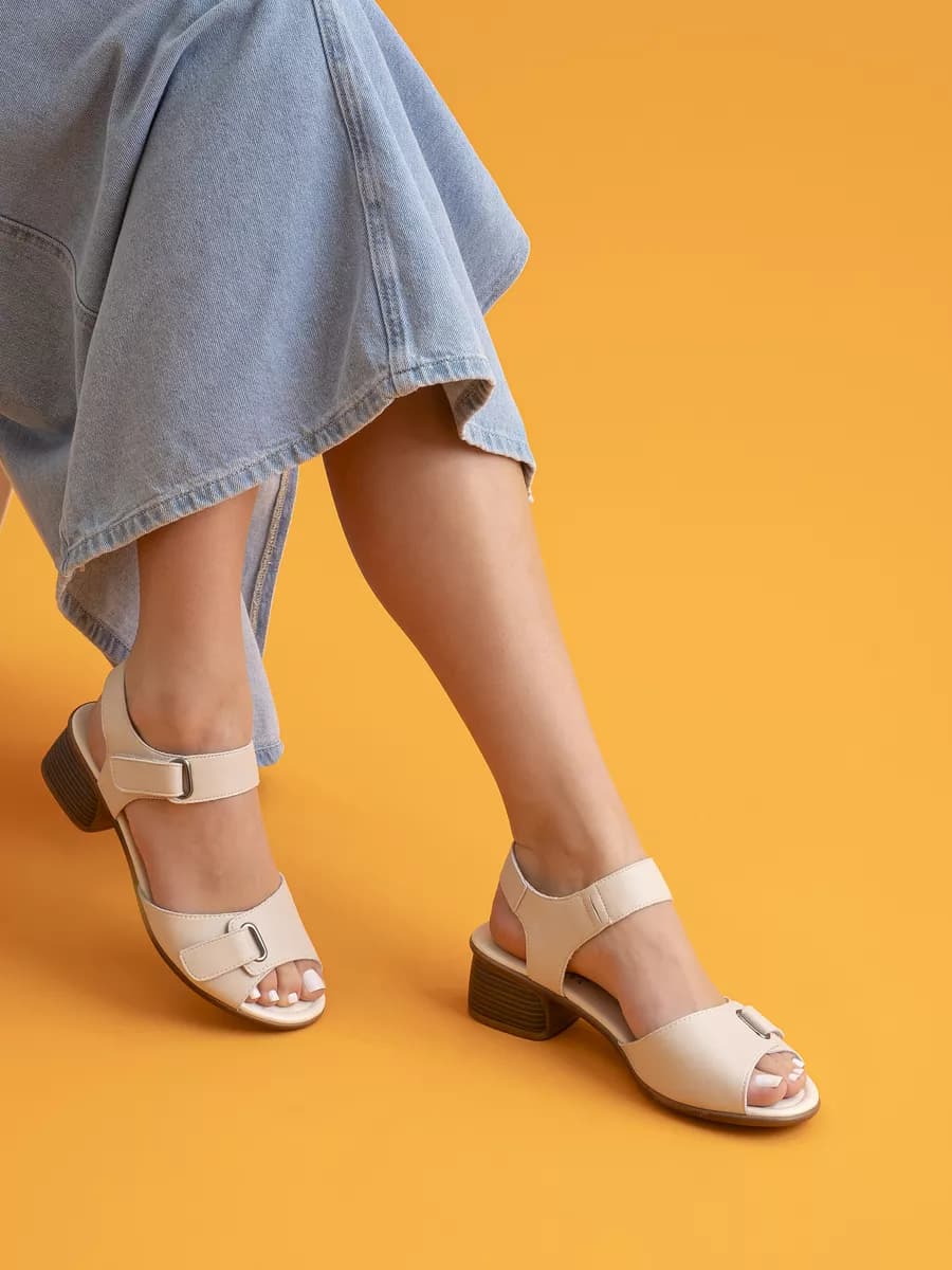 Босоножки летние из натуральной кожи на каблуке