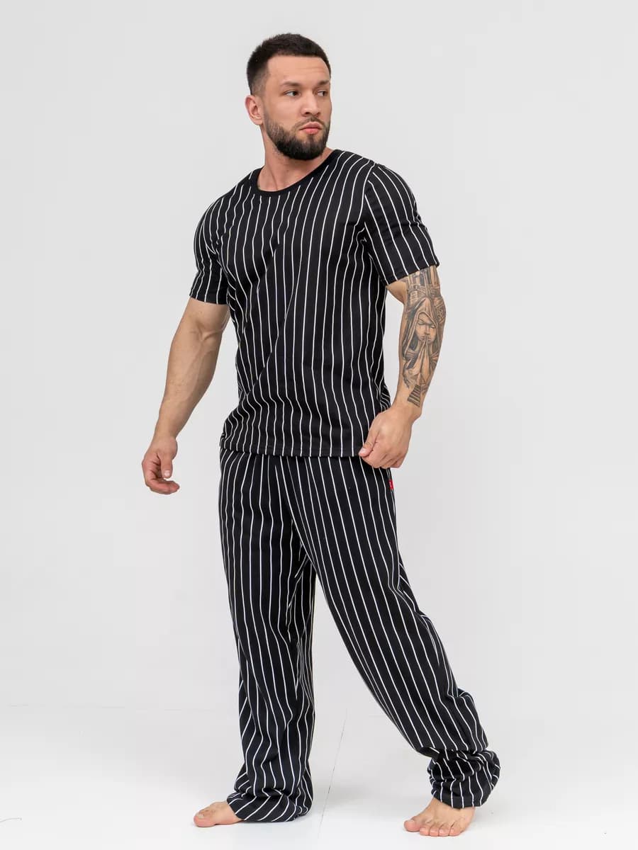 Пижама со штанами и футболкой домашний костюм