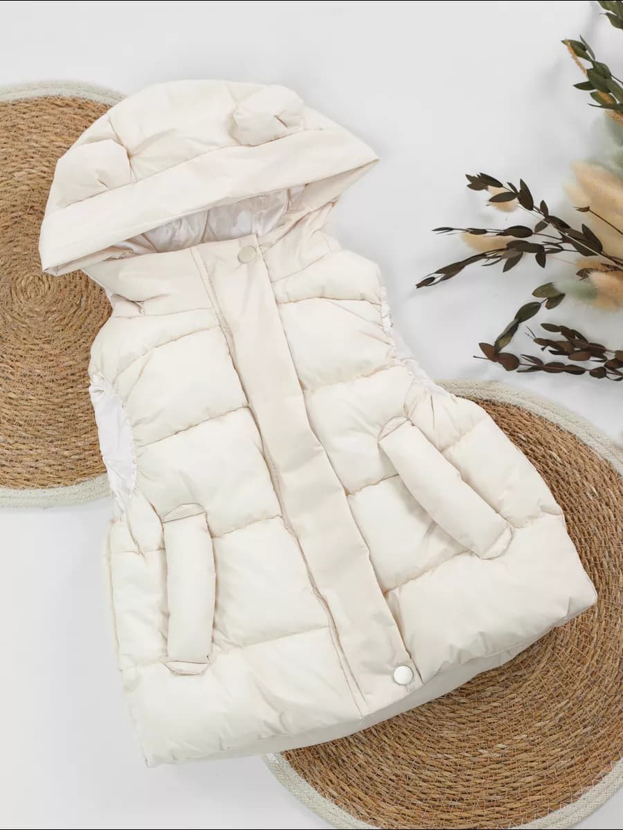 Жилет детский утепленный с капюшоном с ушками на весну