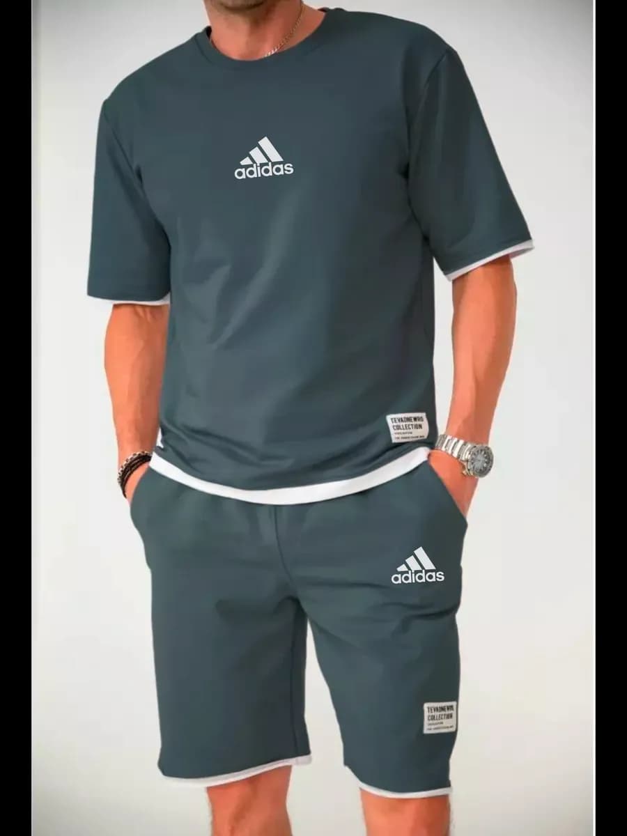 Костюм спортивный с шортами и футболкой оверсайз