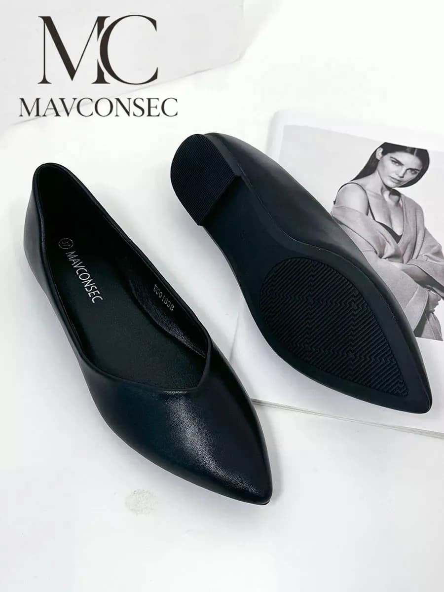 Балетки с острым носом