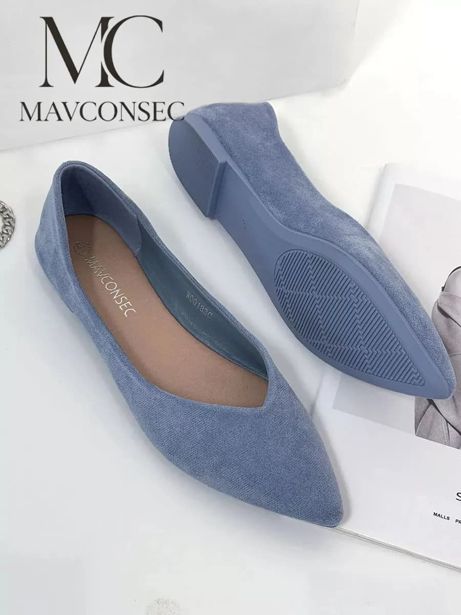 Балетки с острым носом