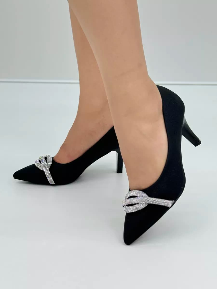 Туфли лодочки на низком каблуке классические