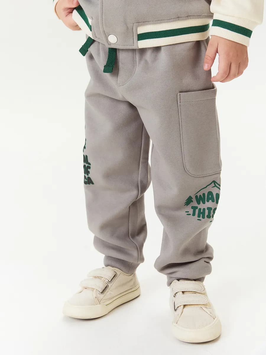 Брюки джоггеры трикотажные на резинке с начесом