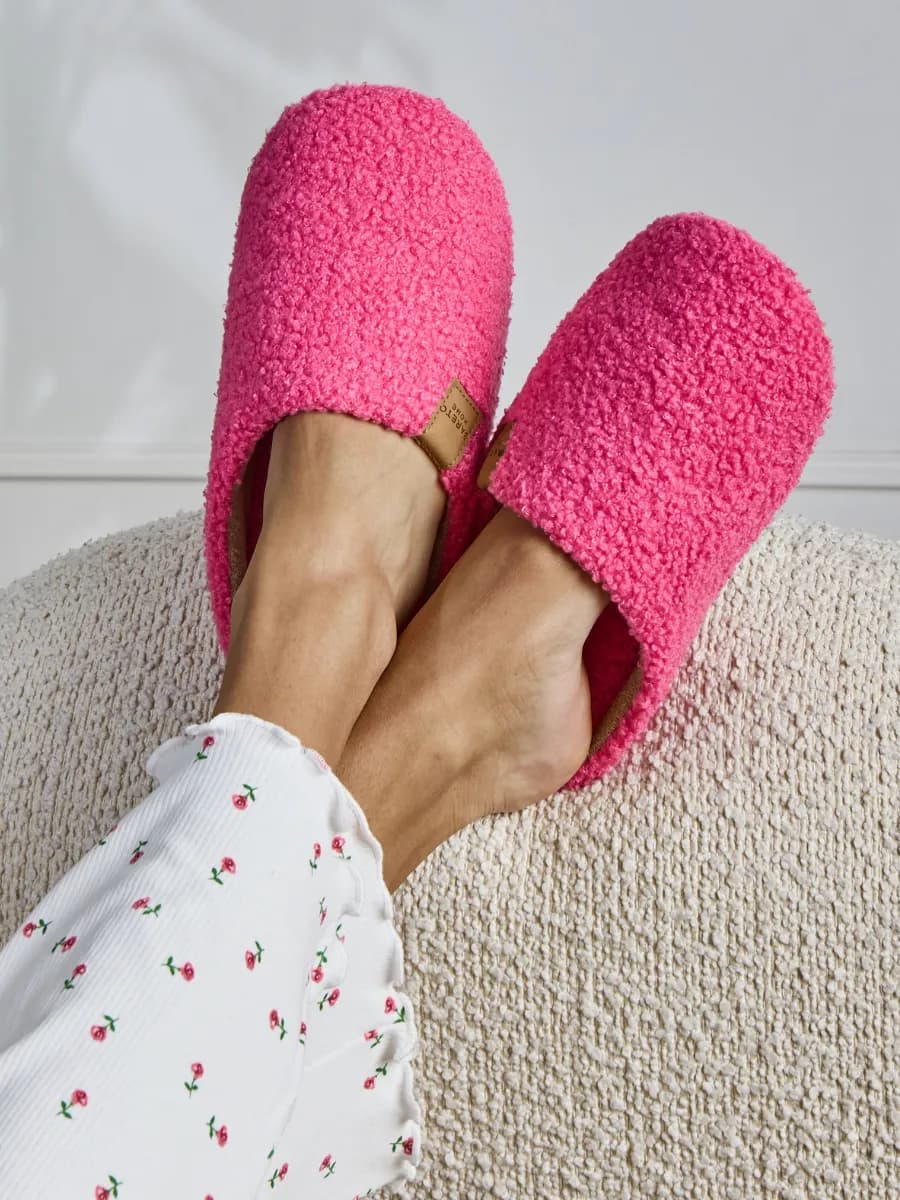 Тапочки домашние закрытые женские с резиновой подошвой