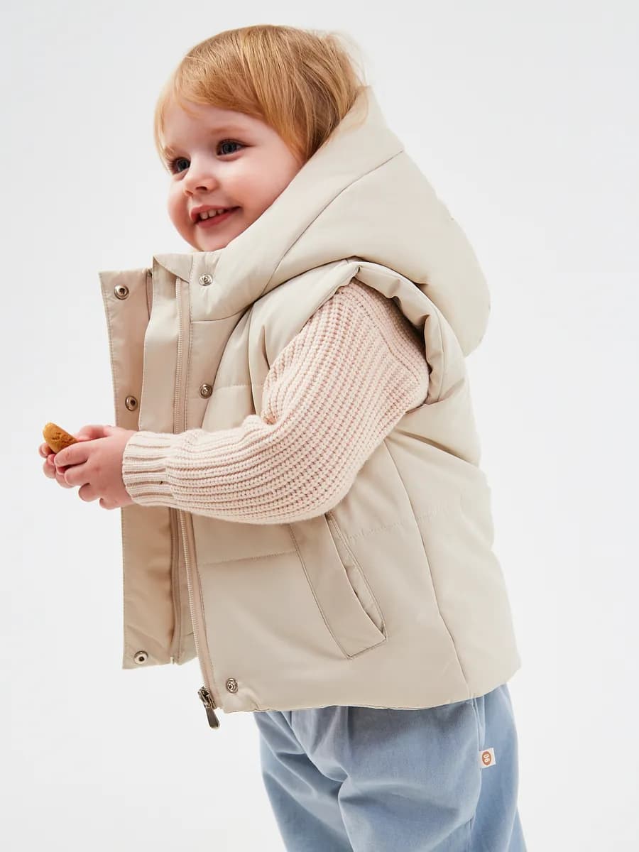 Жилетка детская утепленная безрукавка с капюшоном