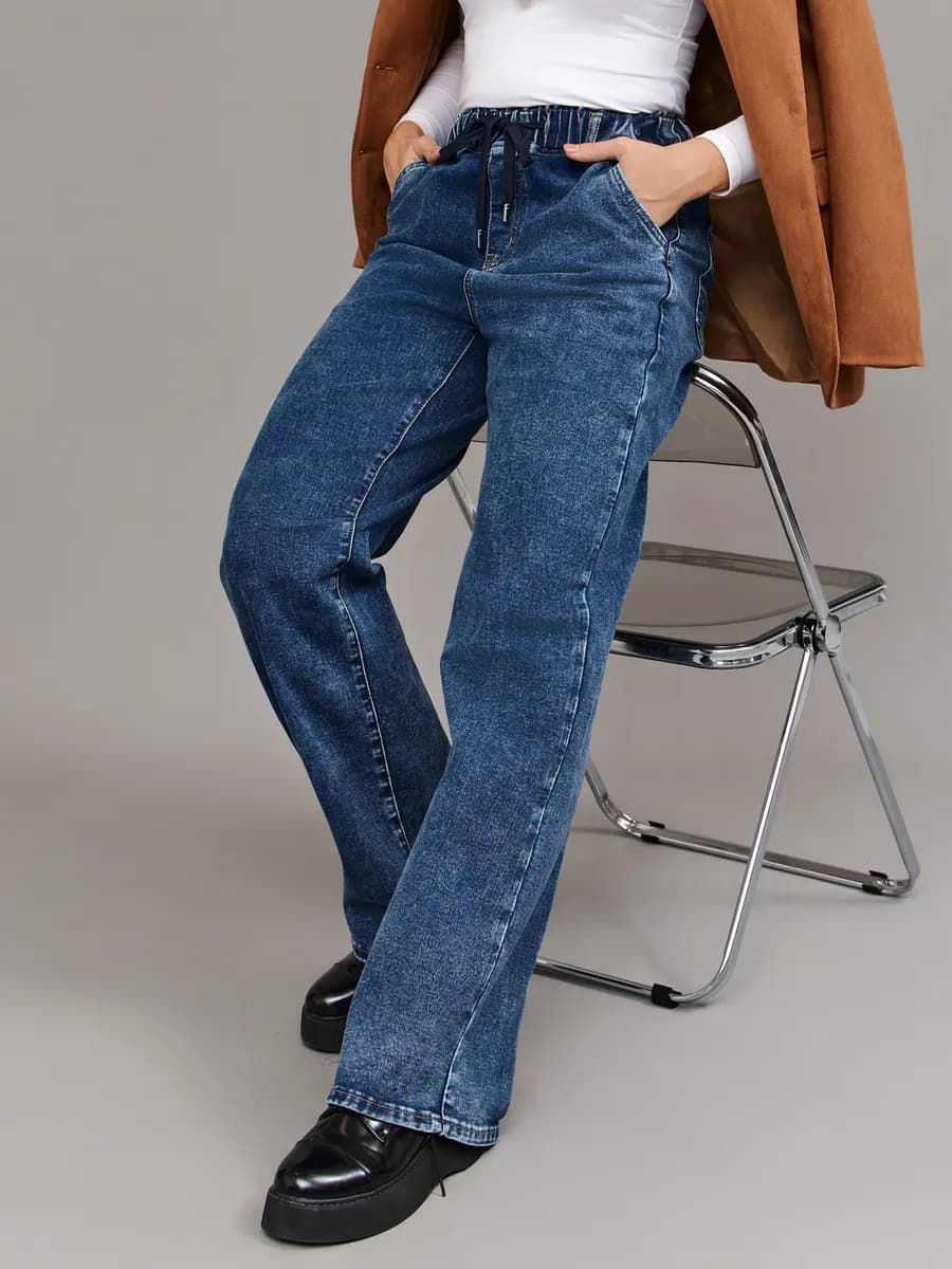 Джинсы на резинке прямые широкие