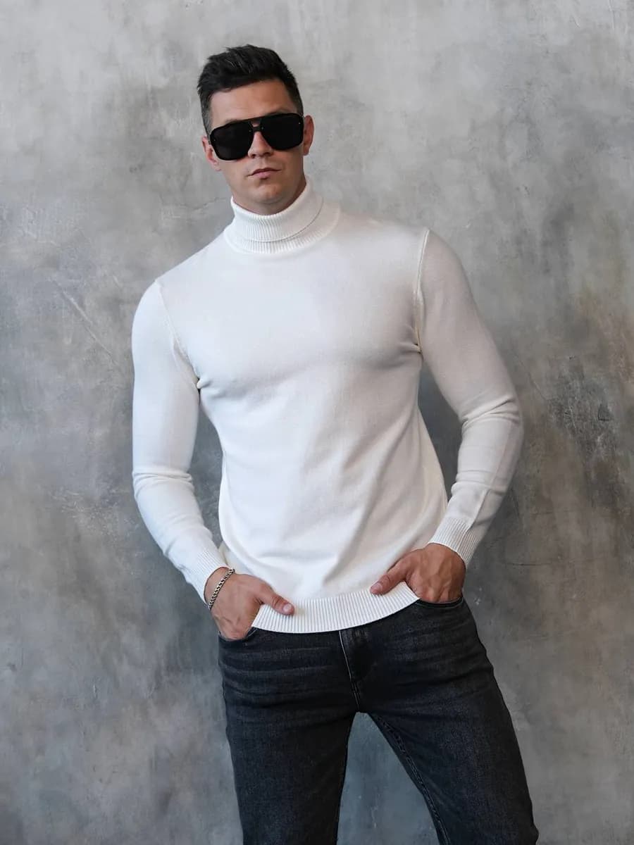 Джемпер классический белый водолазка с высоким горлом