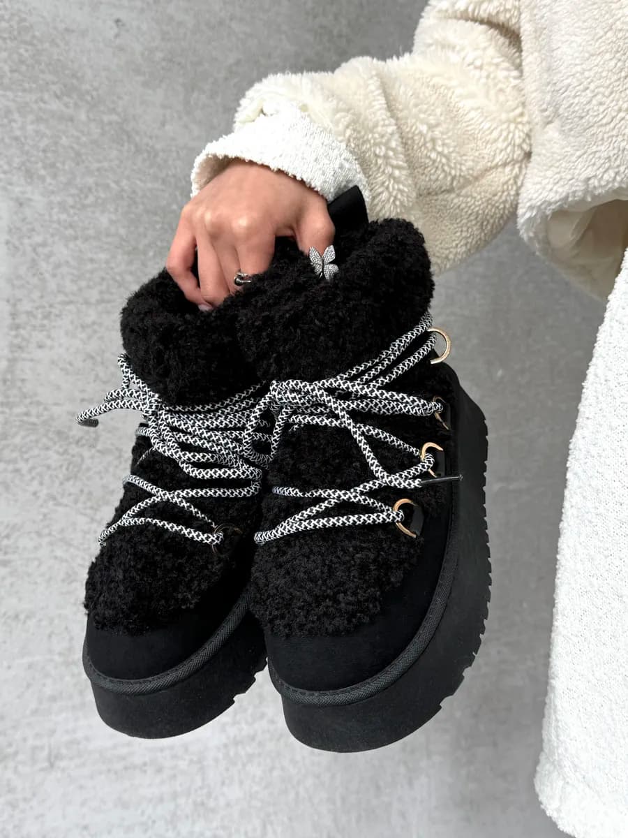 Короткие угги зимние на платформе шнуровка