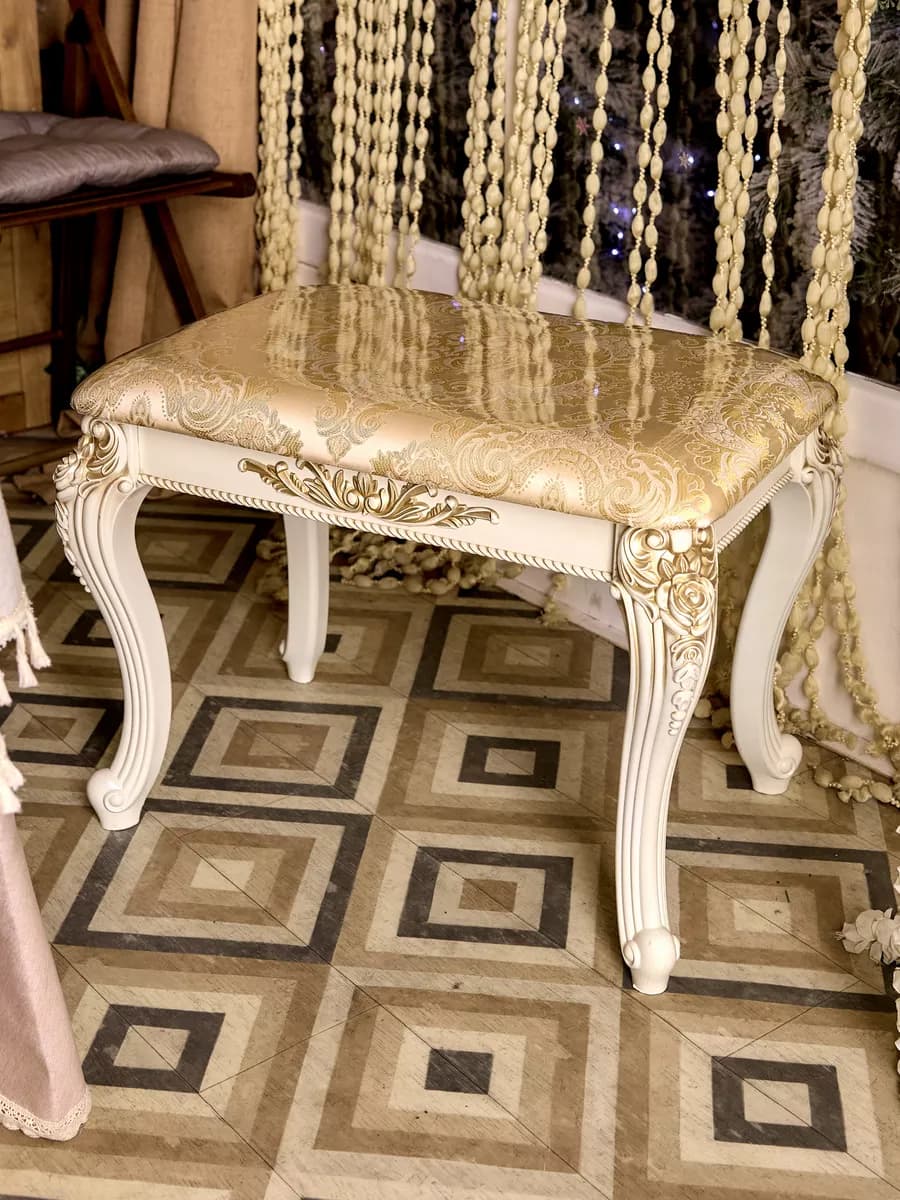 Банкетка в прихожую