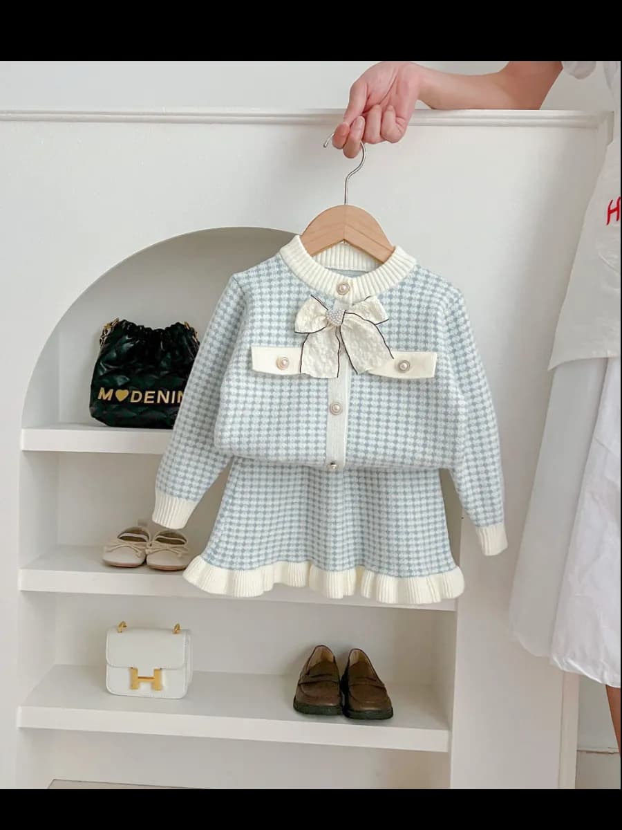 Вязаный нарядный костюм с юбкой