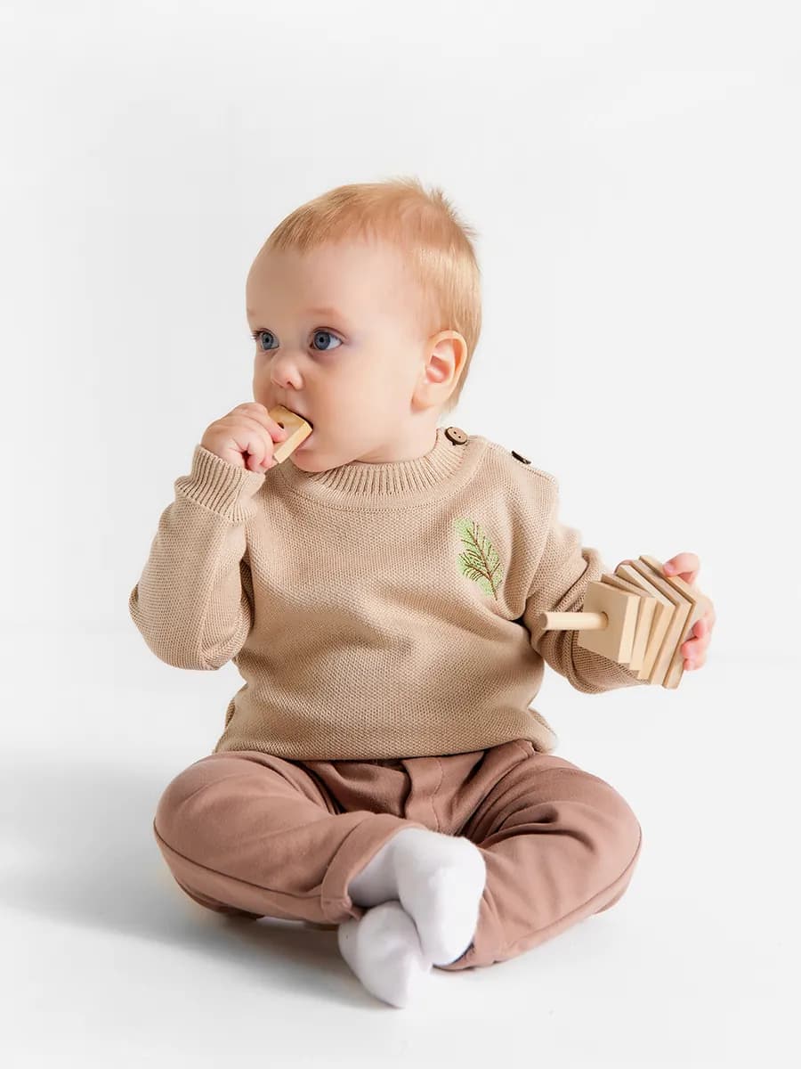 Джемпер для малыша вязаный