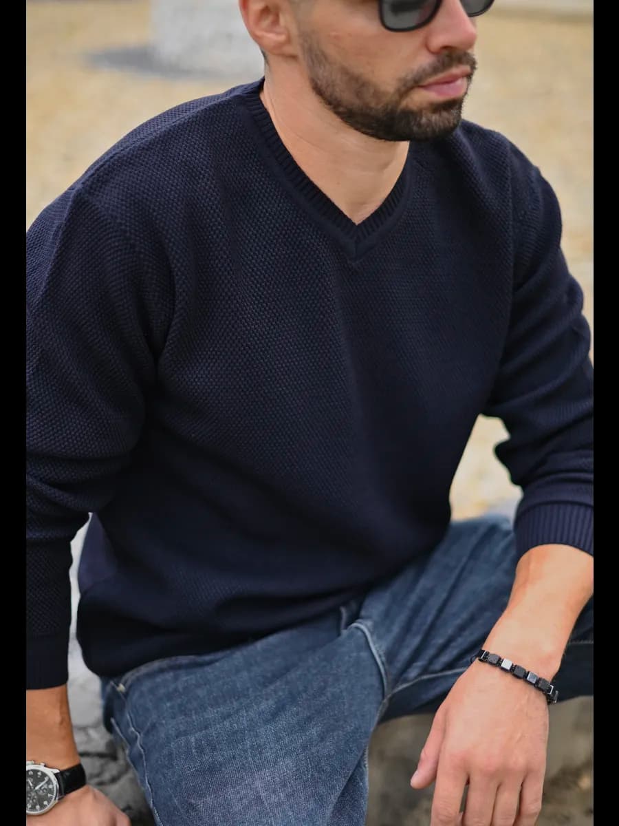 Джемпер мужской с v-образным вырезом