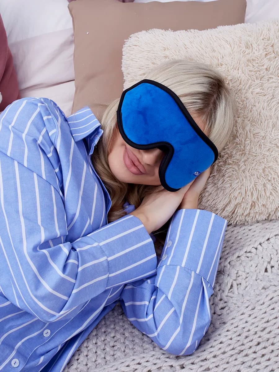 Маска для сна дышащая повязка на глаза 3D