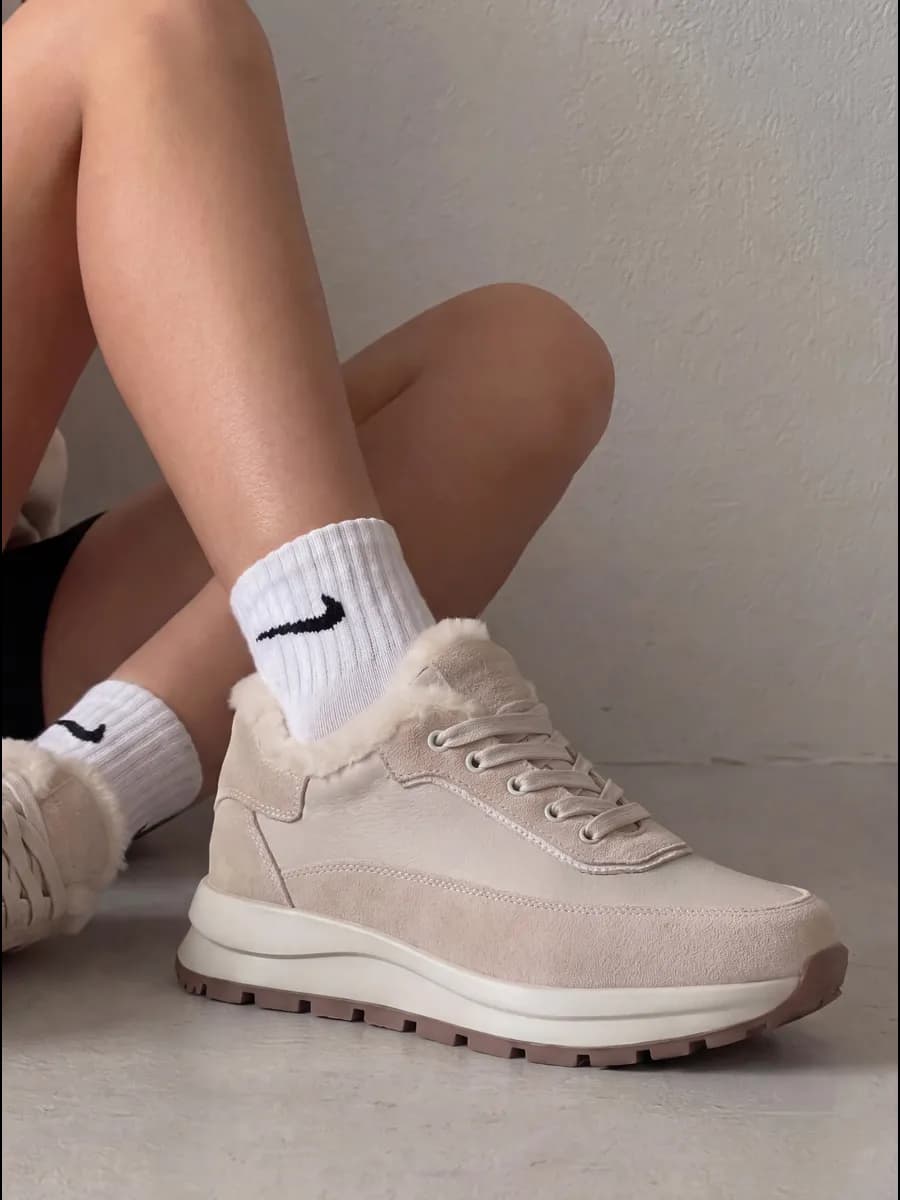 Кроссовки зимние на толстой подошве