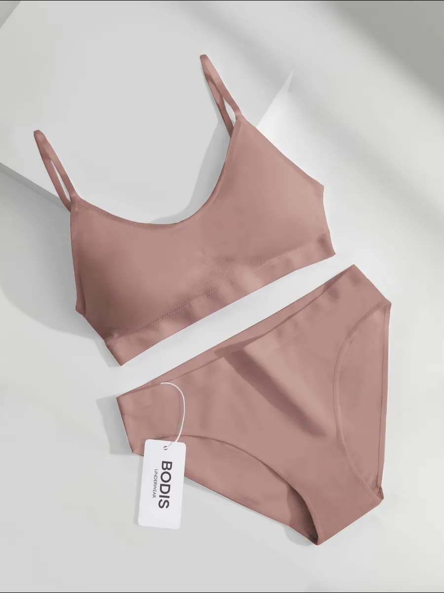 Нижнее белье комплект бесшовное с топом и трусами