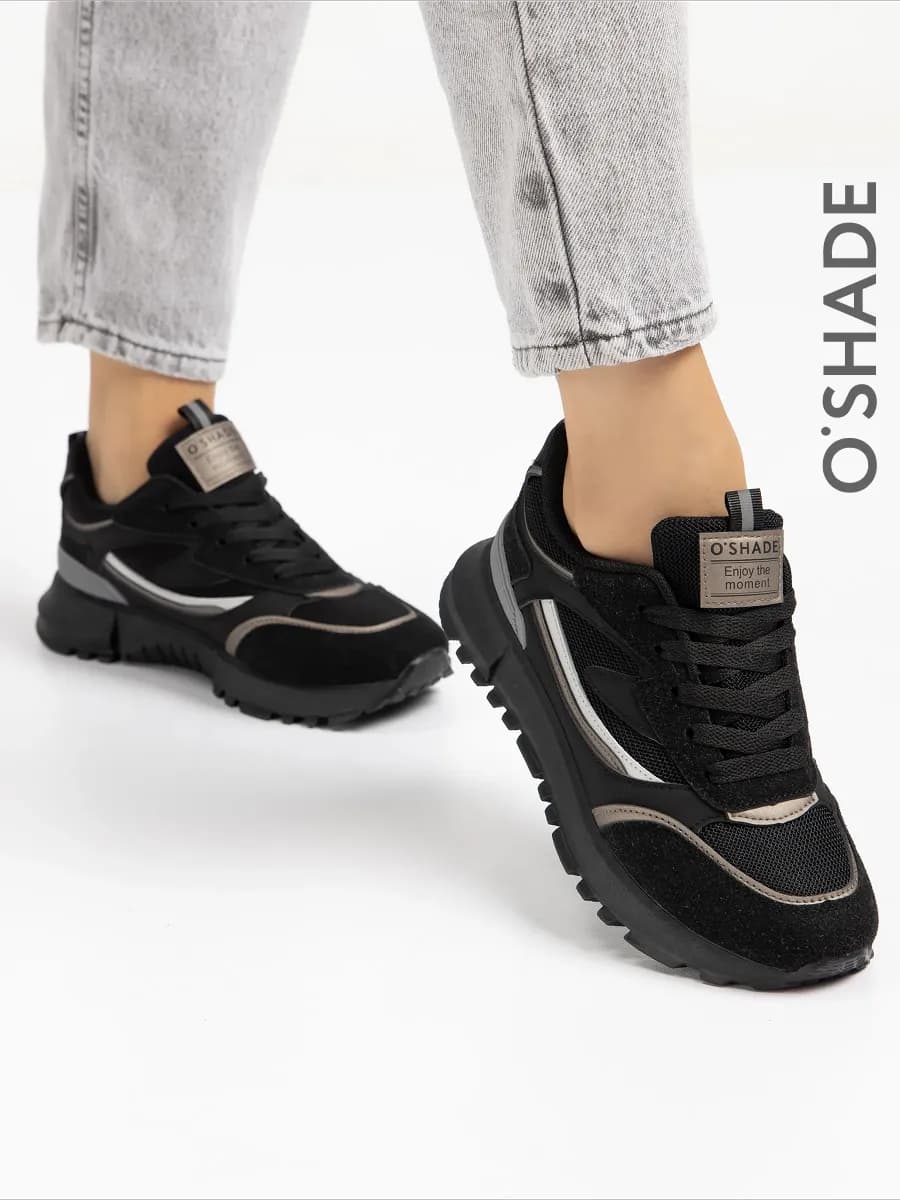 Кроссовки женские черные