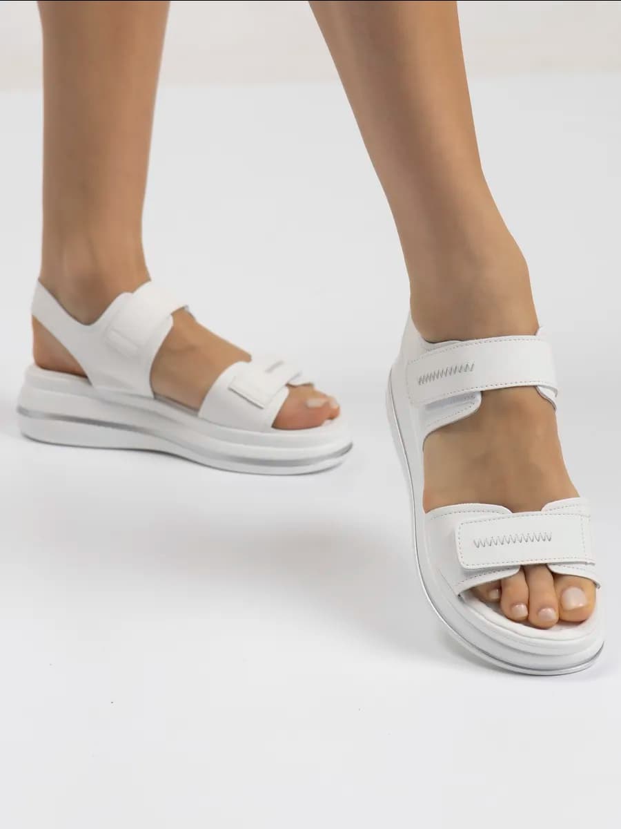 Босоножки женские белые