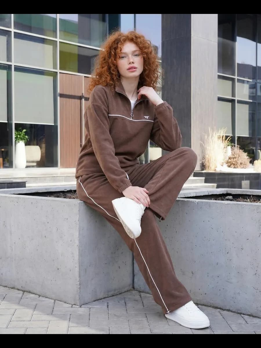 вельветовый полузамок с брюками