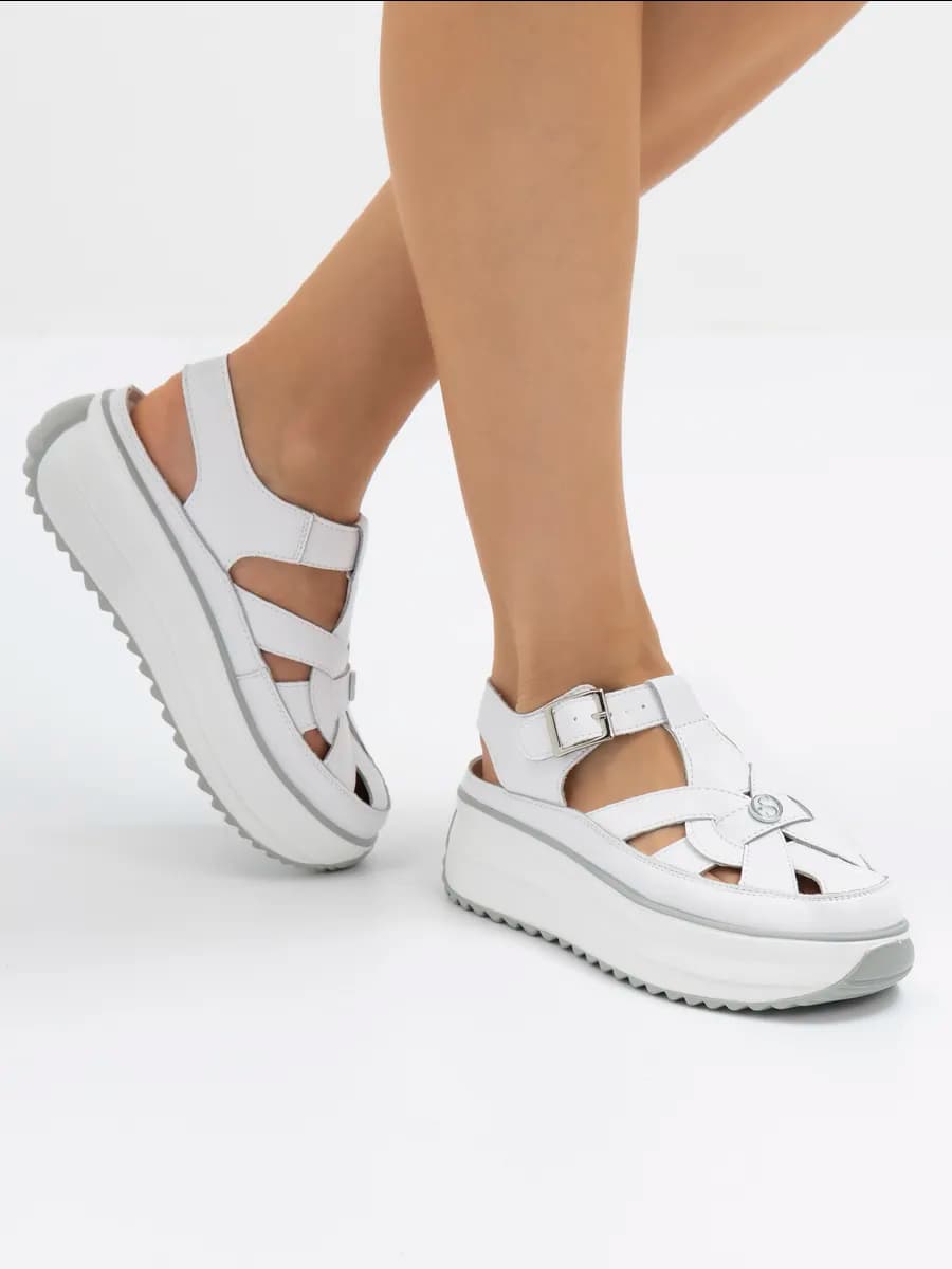 Сандалии женские летние белые