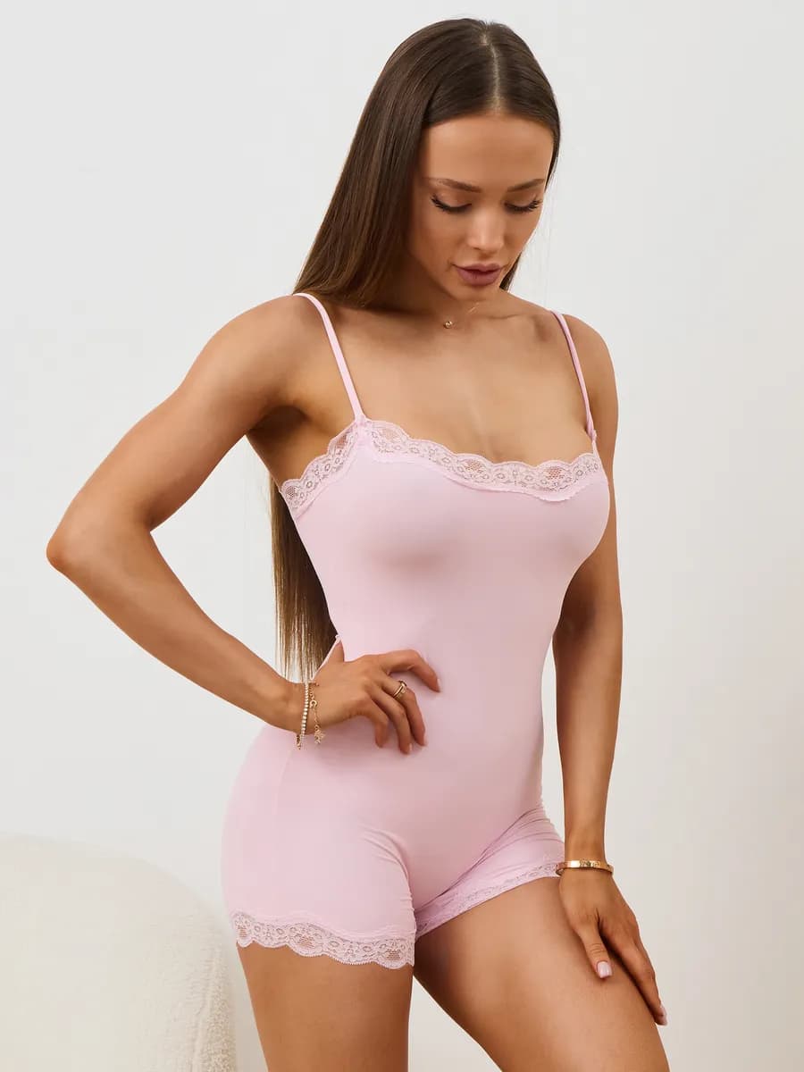 Комбинезон с кружевом на бретельках базовое боди